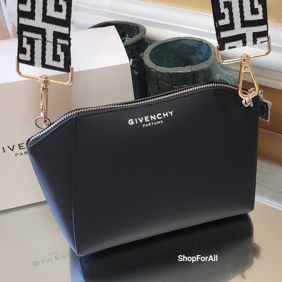 Givenchy pouch - Picture 6 of 14